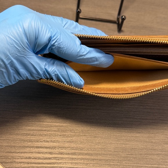 Jimmy Choo Star-Studded Women's 3/4 Zip Wallet - Picture 10 of 11